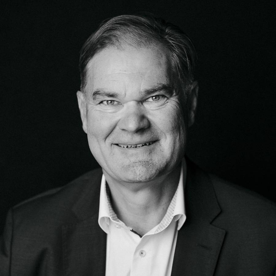 Portrait von Unternehmensberater Willi Hofmann